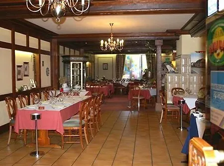Hotel Logis Aux Comtes De Hanau 2*