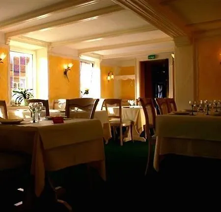 Hotel Logis Aux Comtes De Hanau 2*