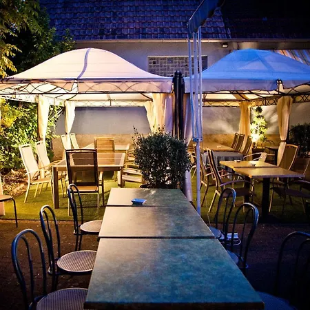 Hotel Logis Aux Comtes De Hanau 2*