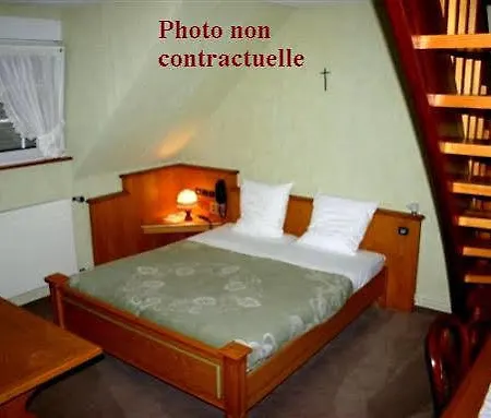 Hotel Logis Aux Comtes De Hanau 2*